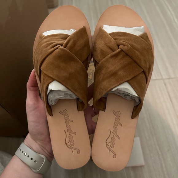Free People Shoes - NWT Free People Rio Vista Suede Flats Slide Sandals